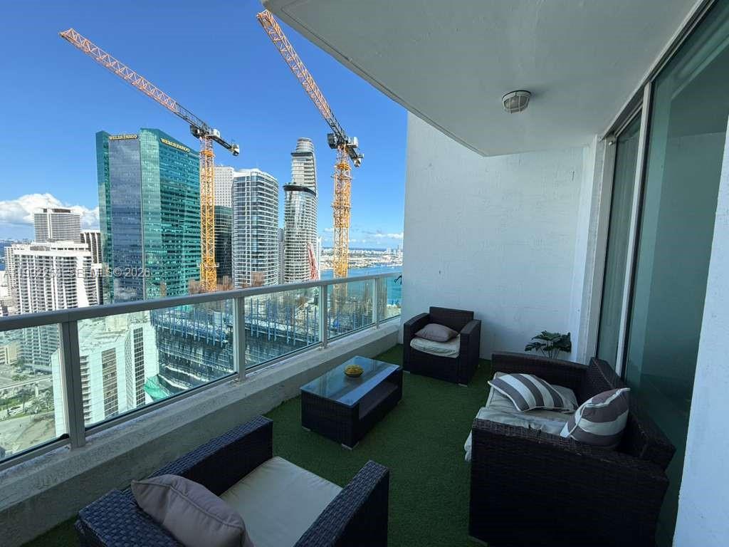 41 SE 5th St #2307, Miami FL 33131