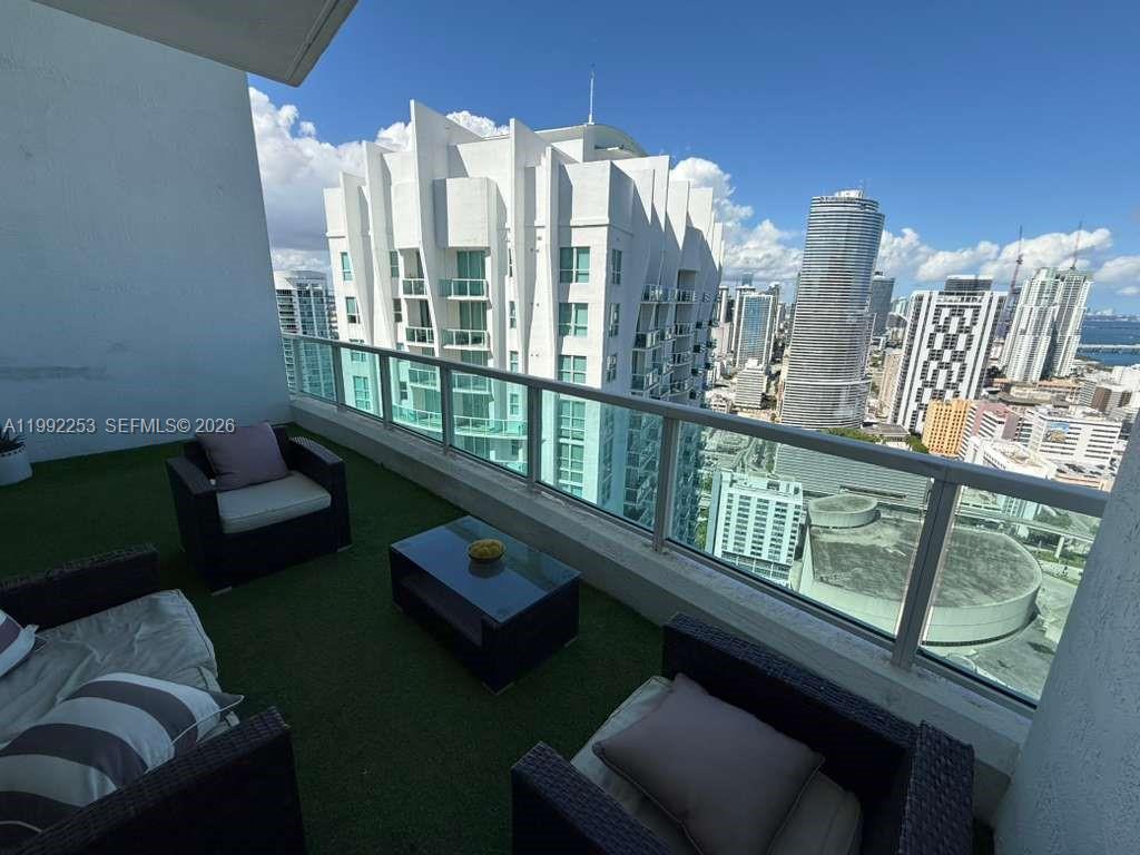 41 SE 5th St #2307, Miami FL 33131