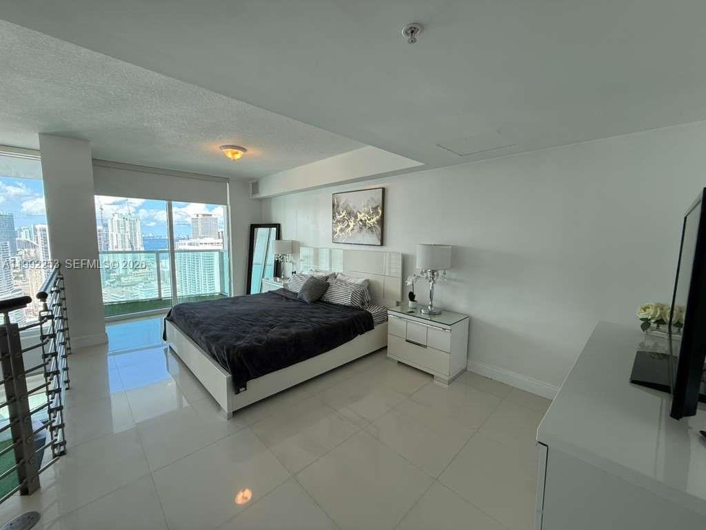41 SE 5th St #2307, Miami FL 33131