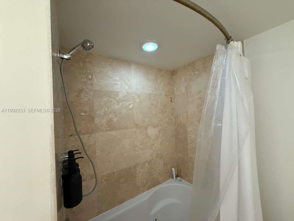 41 SE 5th St #2307, Miami FL 33131