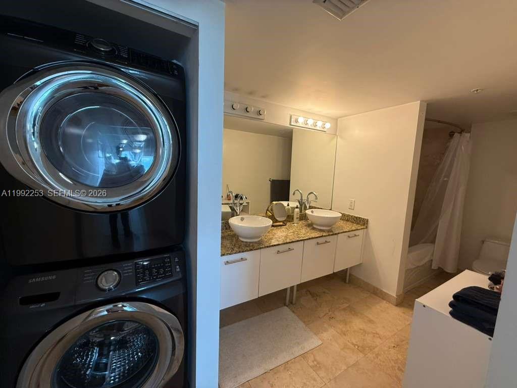 41 SE 5th St #2307, Miami FL 33131