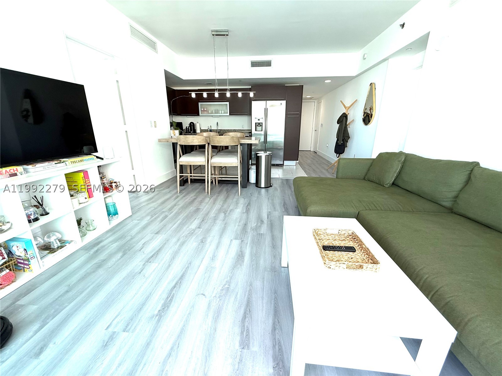 950 Brickell Bay Dr #2706, Miami FL 33131