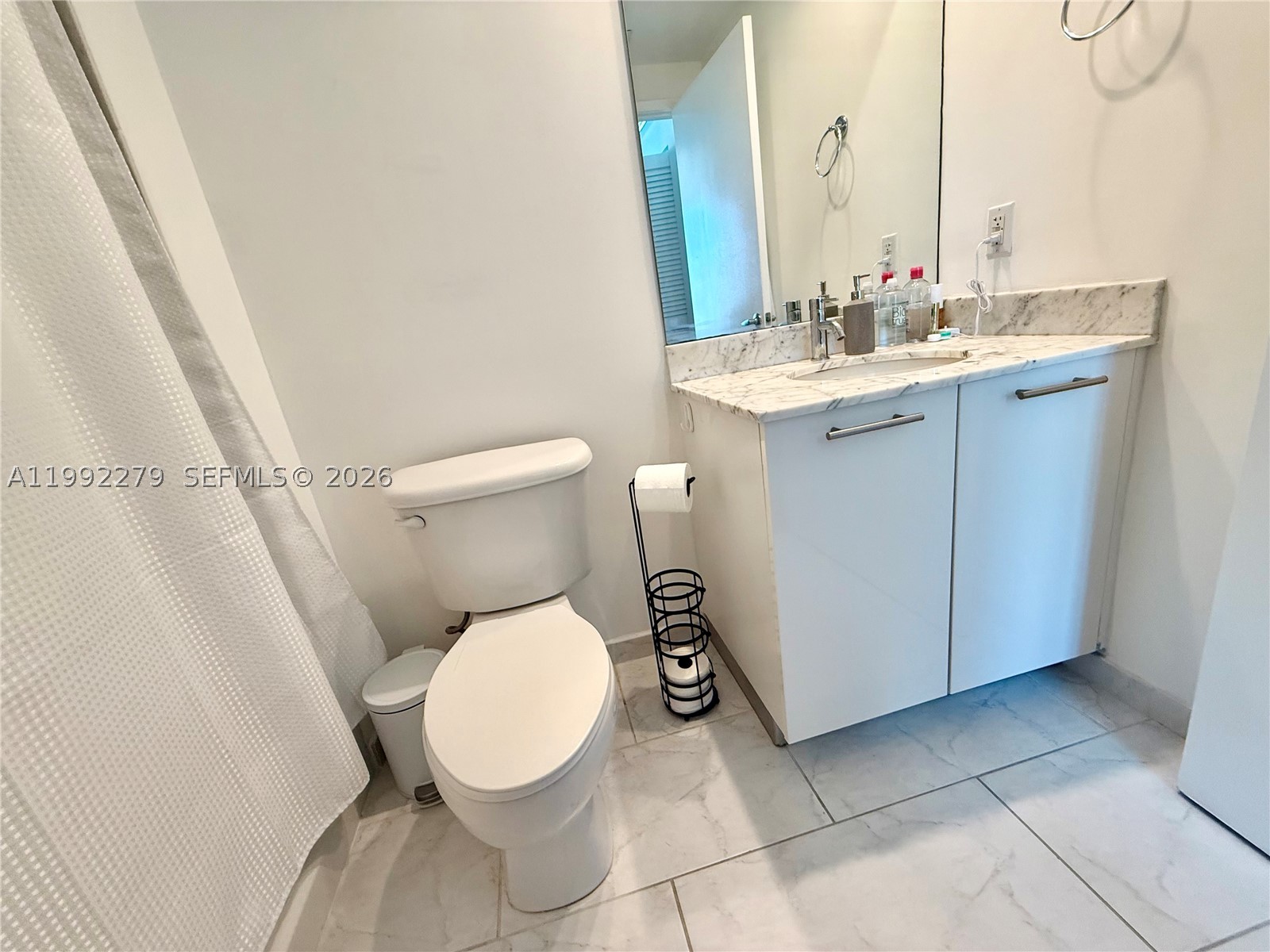 950 Brickell Bay Dr #2706, Miami FL 33131