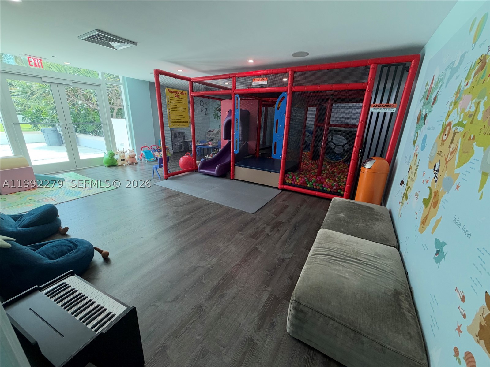 950 Brickell Bay Dr #2706, Miami FL 33131