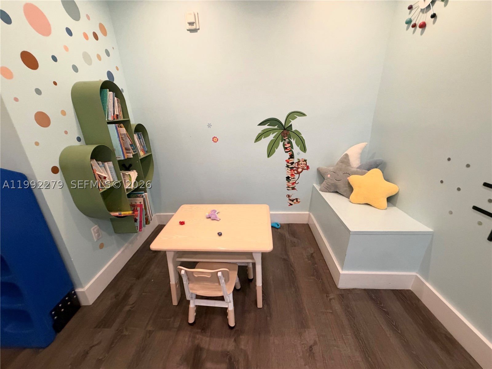 950 Brickell Bay Dr #2706, Miami FL 33131