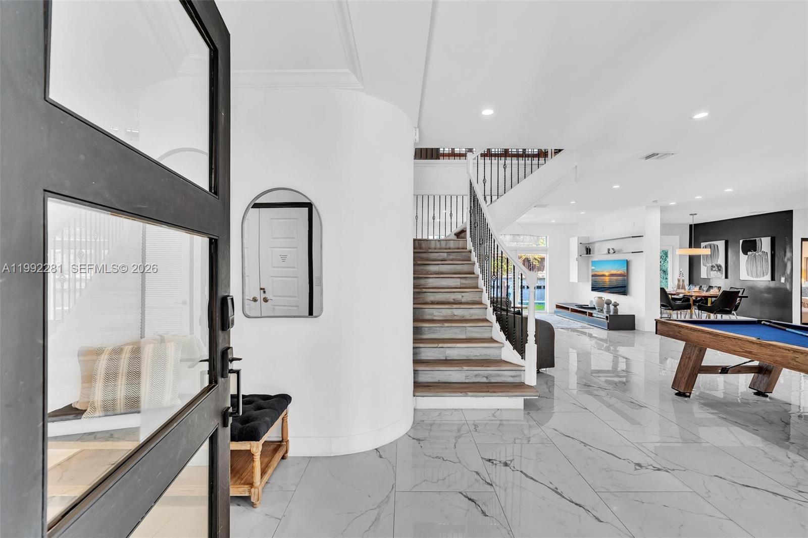 472 Sunset Dr, Hallandale Beach FL 33009