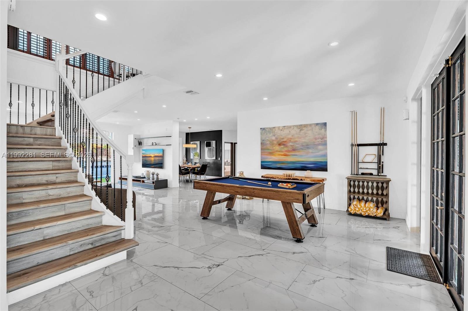 472 Sunset Dr, Hallandale Beach FL 33009