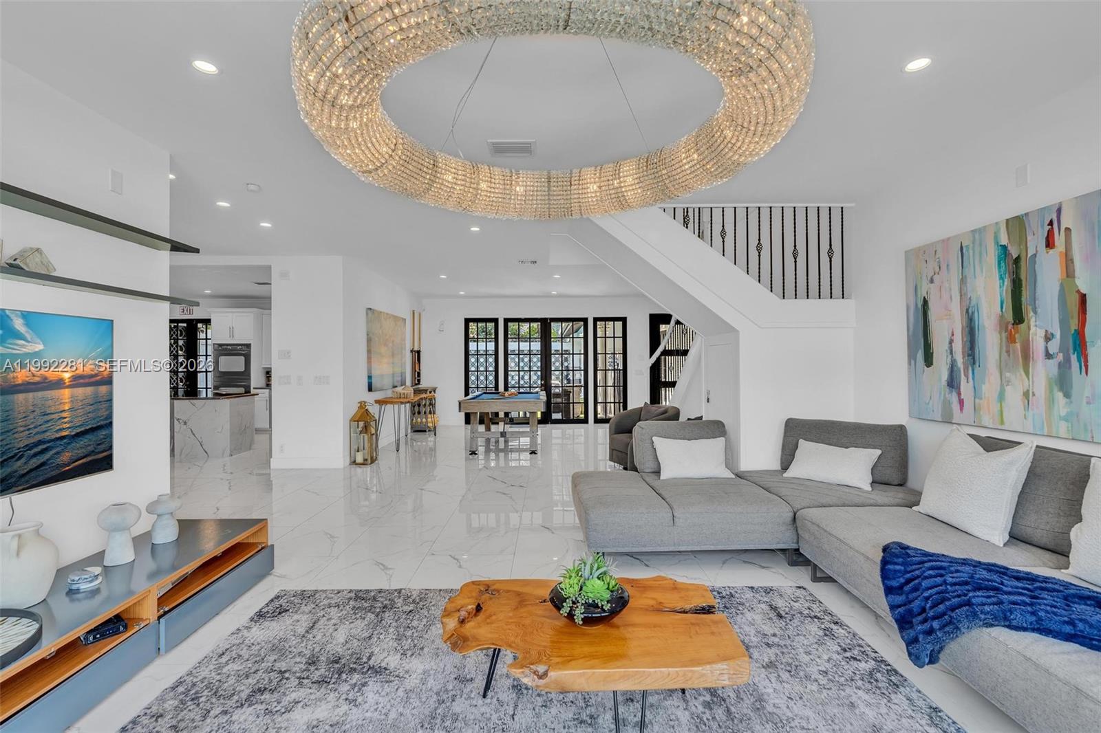 472 Sunset Dr, Hallandale Beach FL 33009