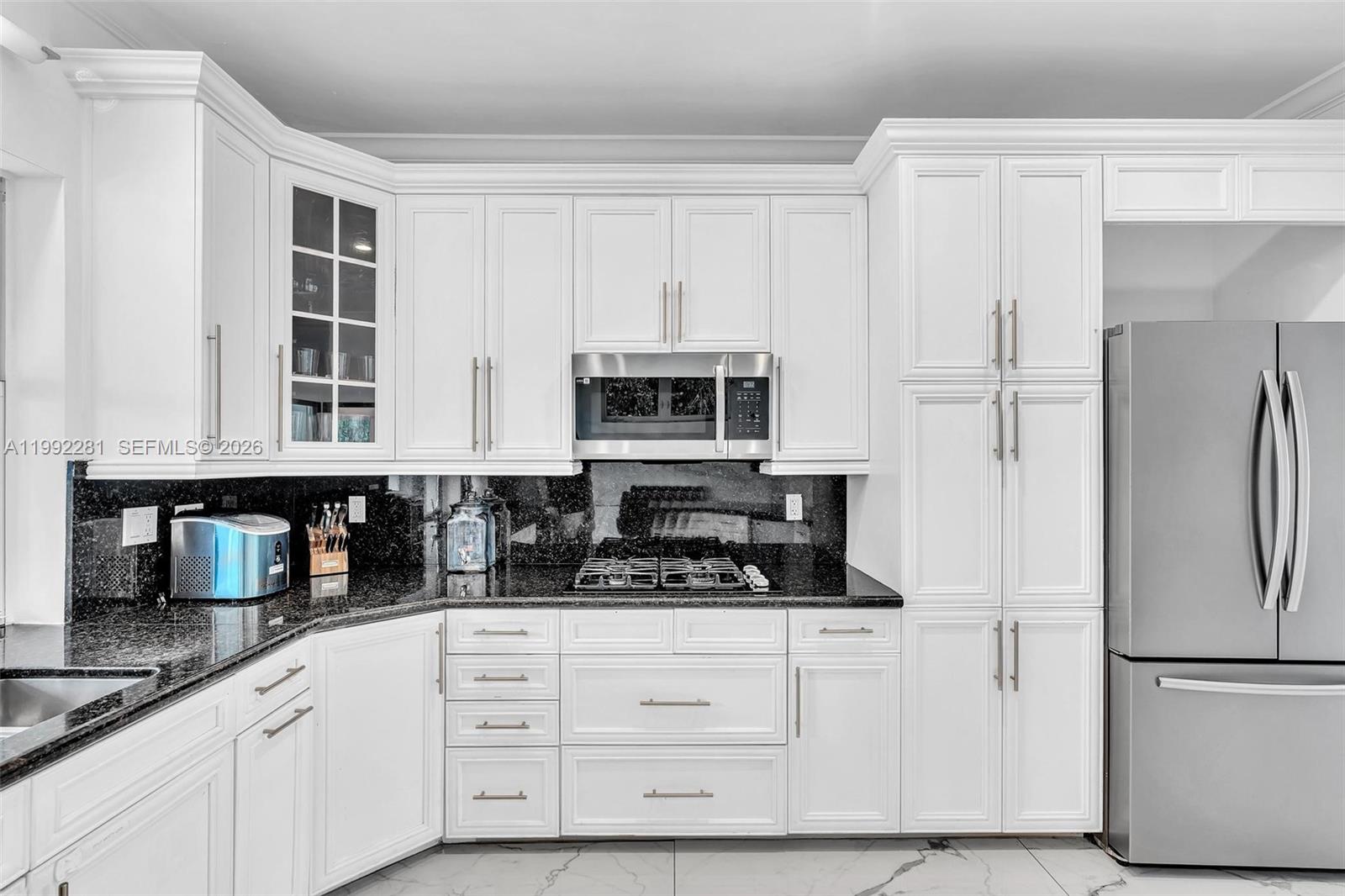 472 Sunset Dr, Hallandale Beach FL 33009