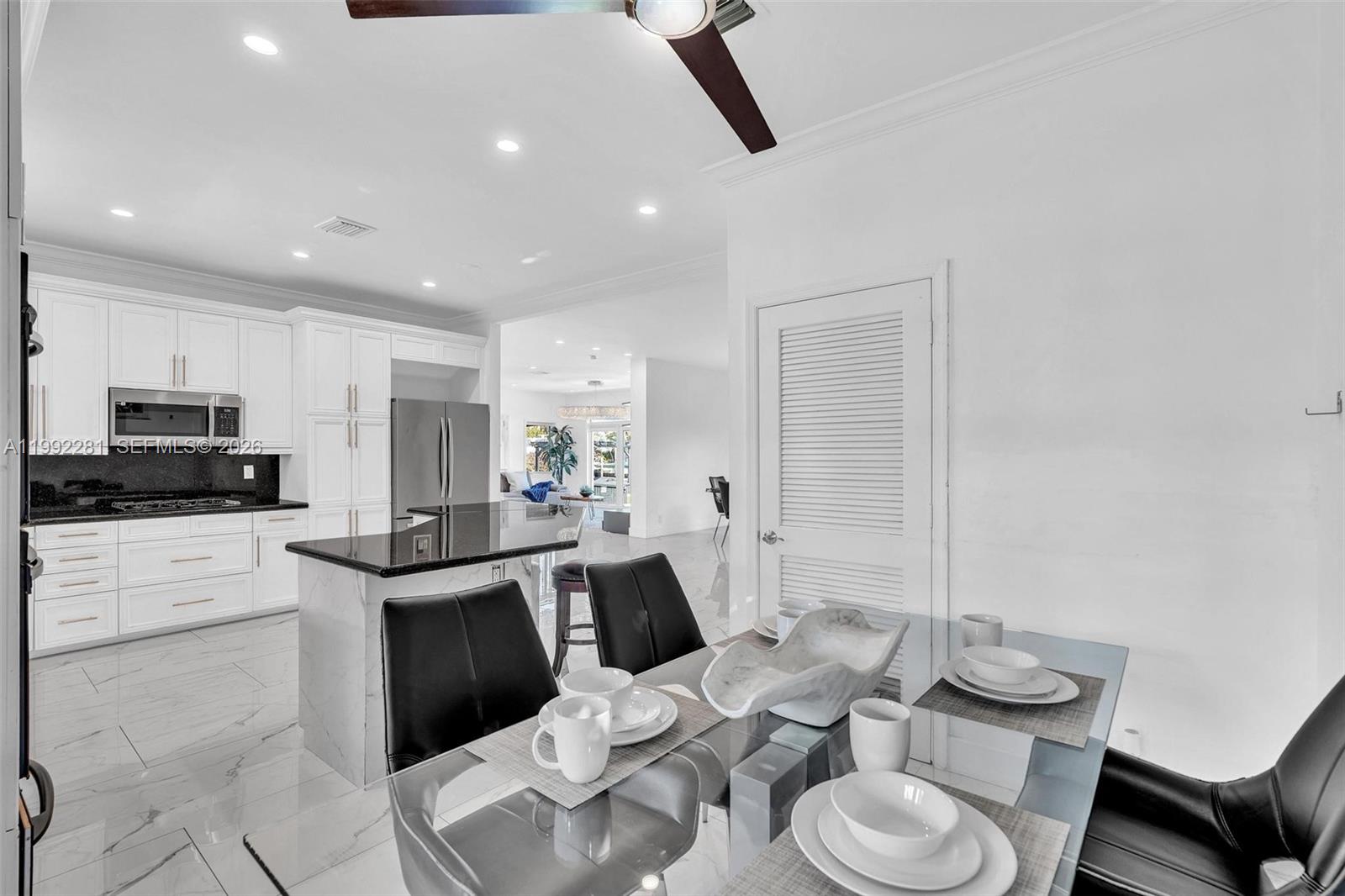 472 Sunset Dr, Hallandale Beach FL 33009
