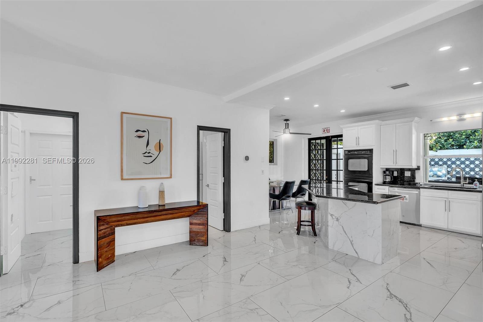472 Sunset Dr, Hallandale Beach FL 33009