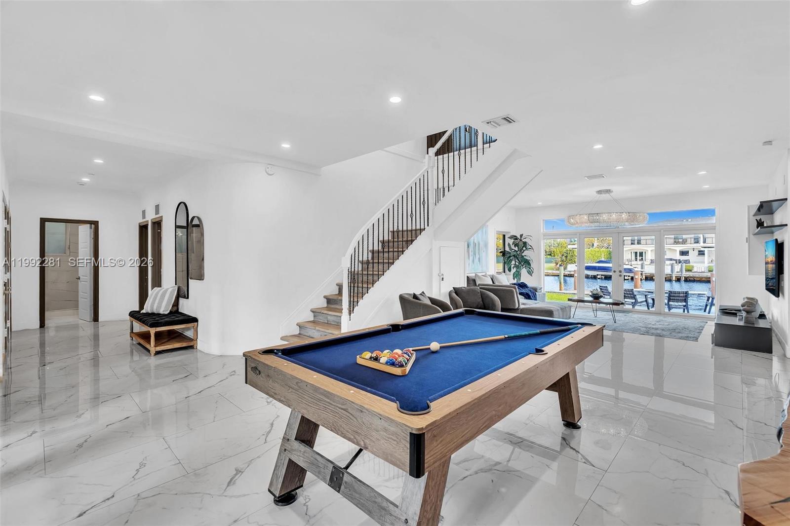 472 Sunset Dr, Hallandale Beach FL 33009