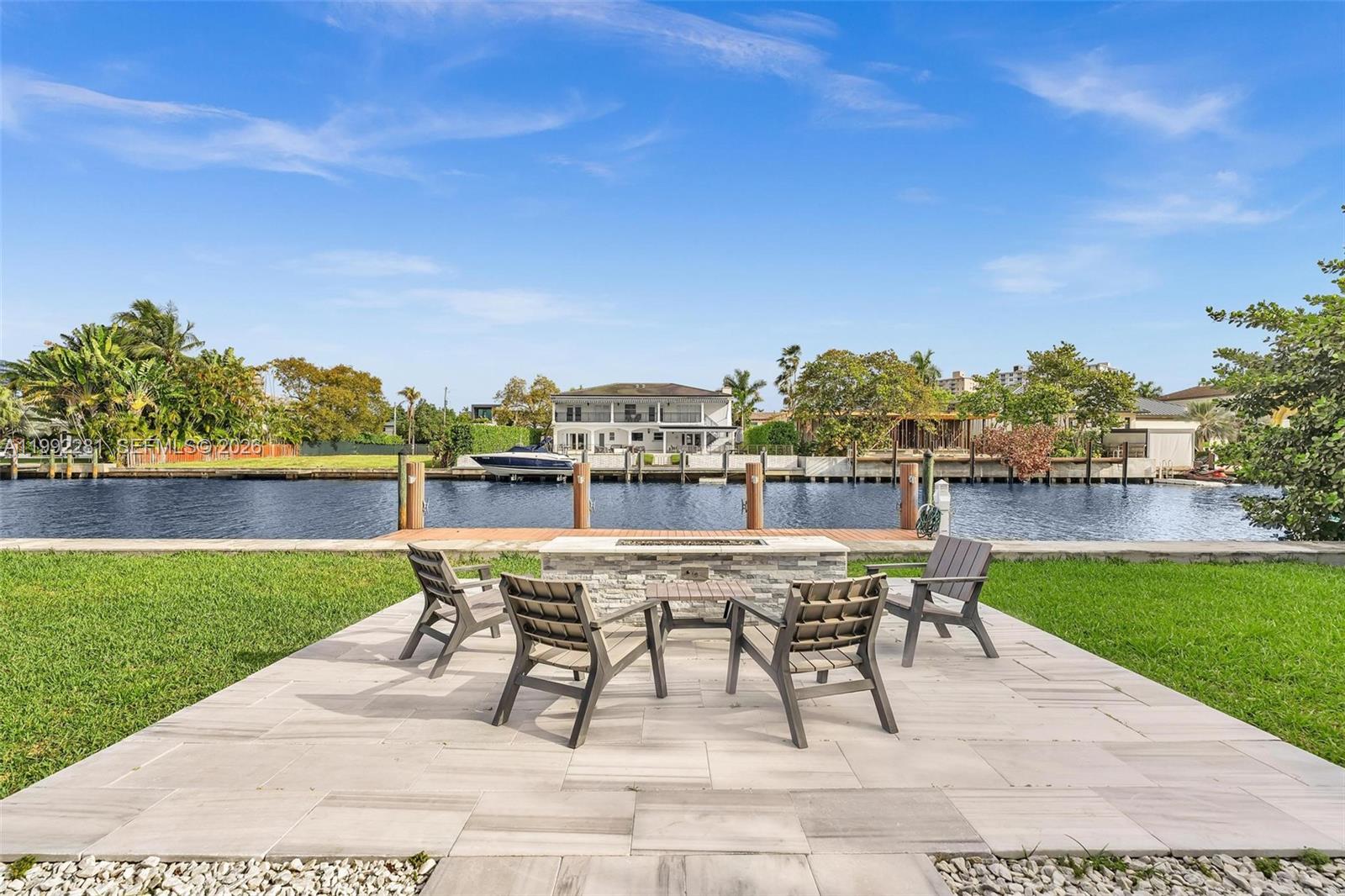 472 Sunset Dr, Hallandale Beach FL 33009