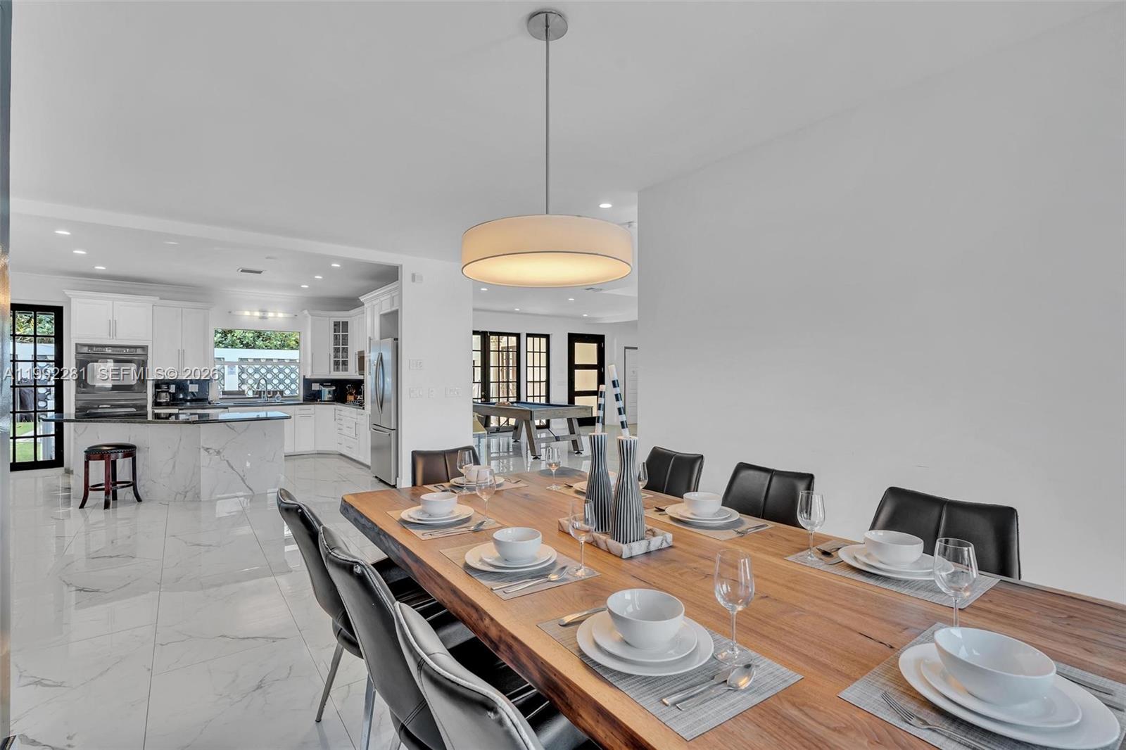 472 Sunset Dr, Hallandale Beach FL 33009