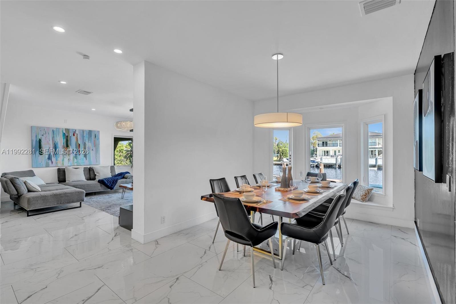 472 Sunset Dr, Hallandale Beach FL 33009