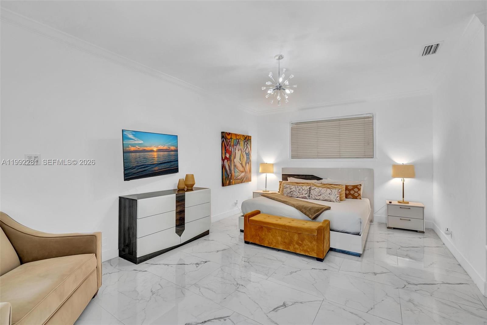 472 Sunset Dr, Hallandale Beach FL 33009