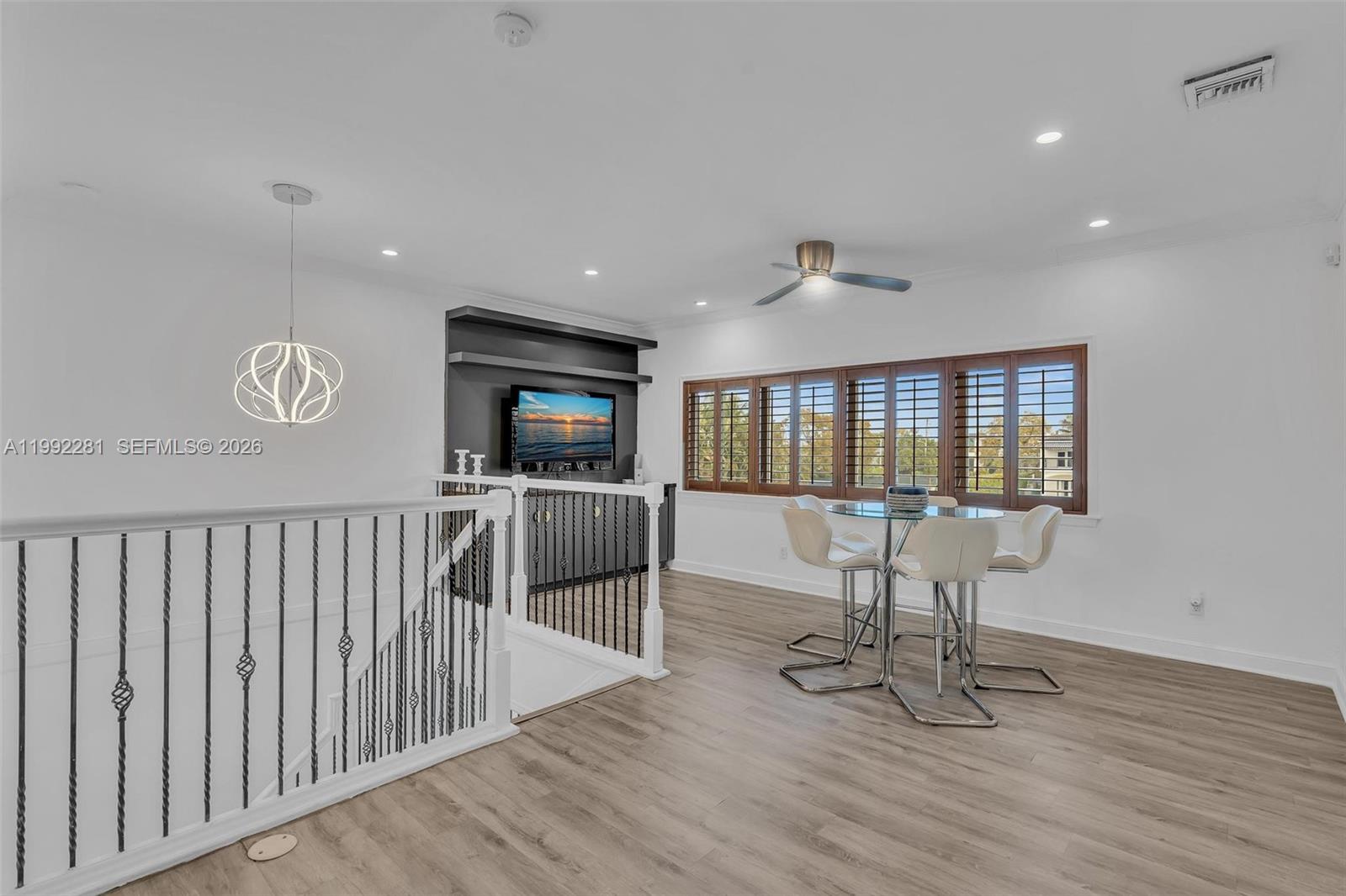 472 Sunset Dr, Hallandale Beach FL 33009