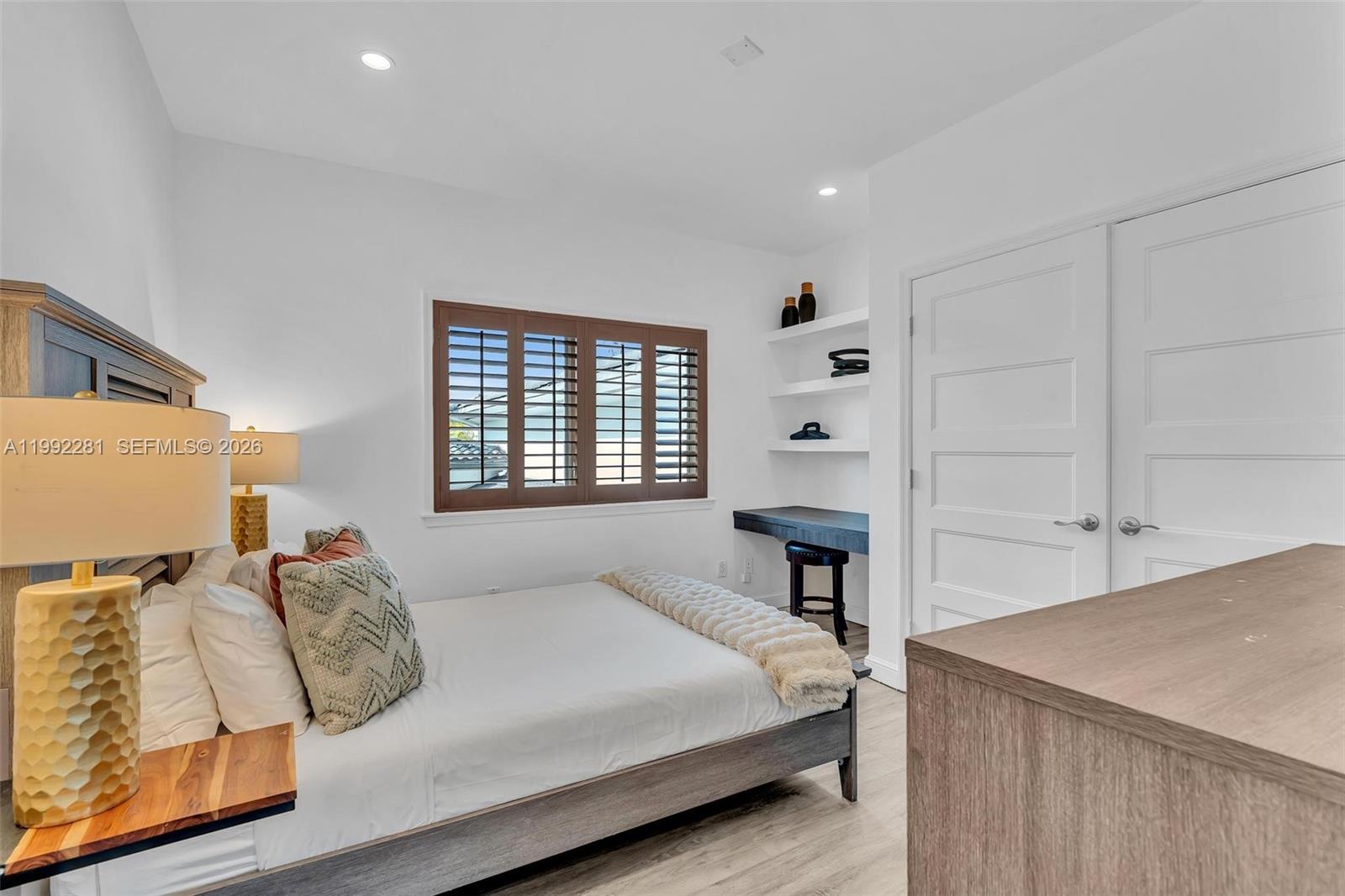 472 Sunset Dr, Hallandale Beach FL 33009