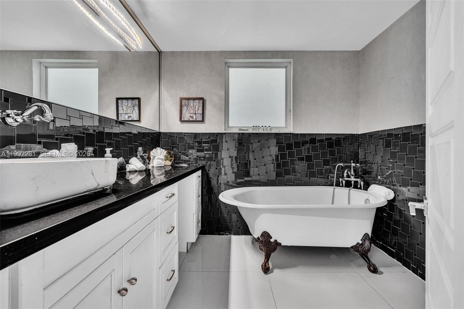 472 Sunset Dr, Hallandale Beach FL 33009