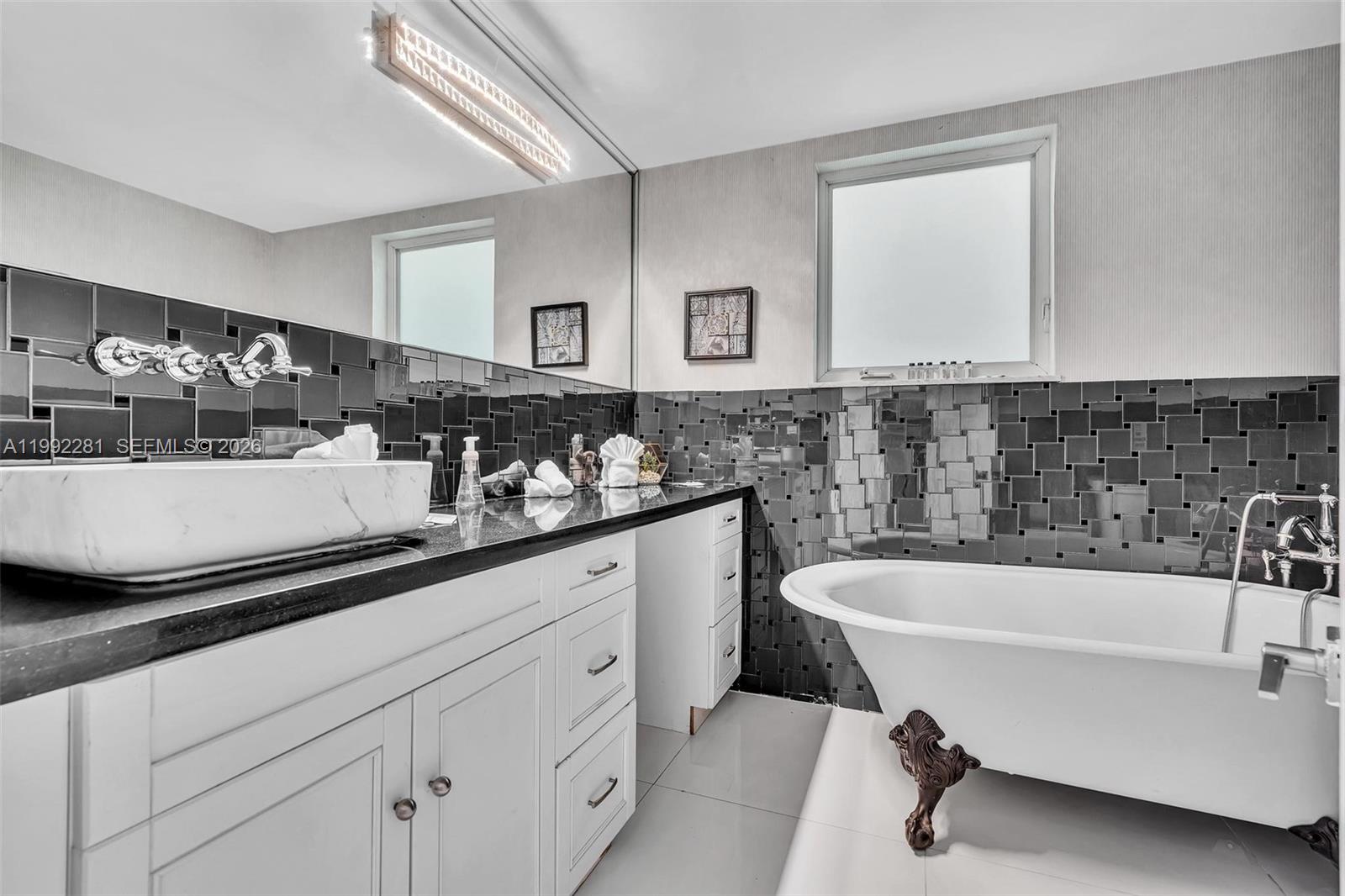 472 Sunset Dr, Hallandale Beach FL 33009