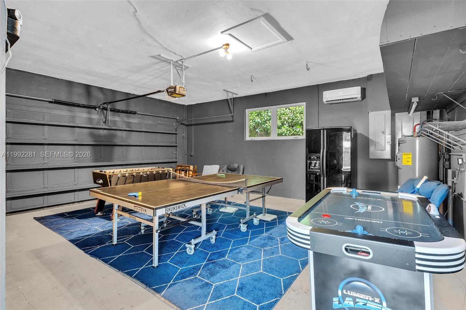472 Sunset Dr, Hallandale Beach FL 33009