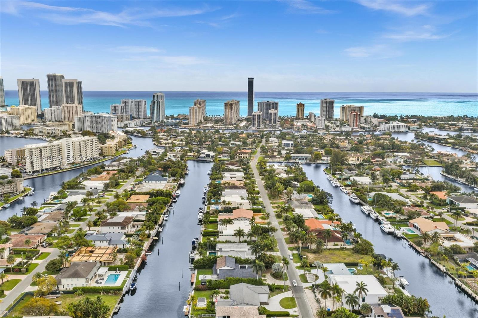 472 Sunset Dr, Hallandale Beach FL 33009
