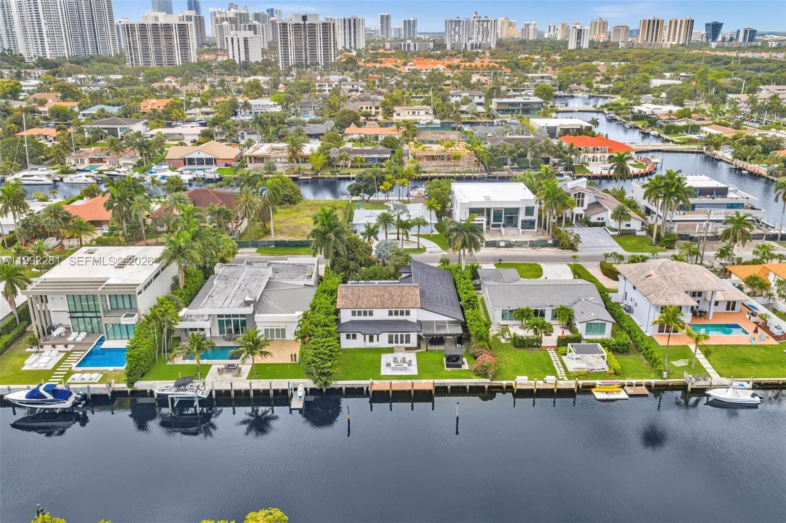 472 Sunset Dr, Hallandale Beach FL 33009