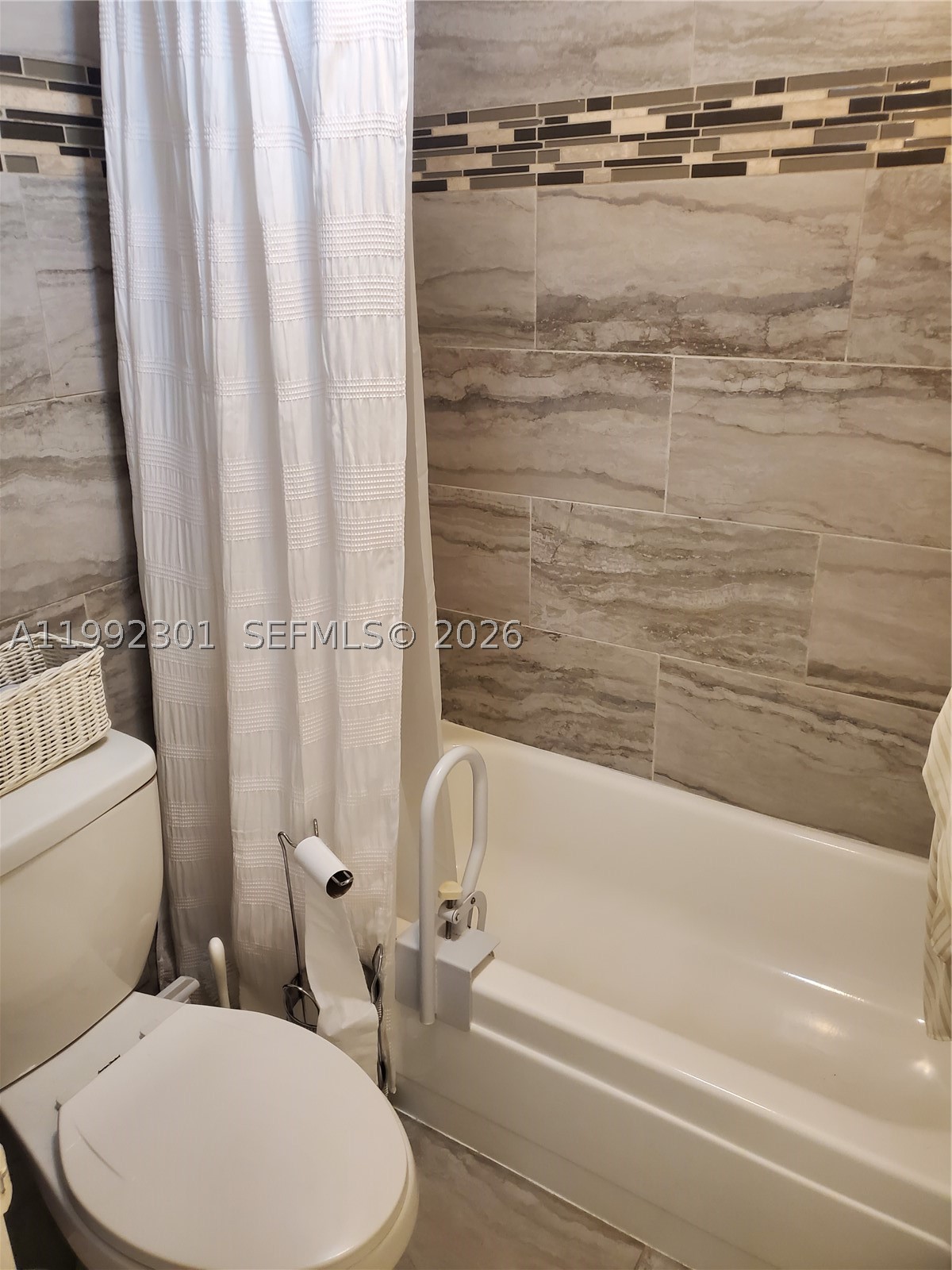 1205 Mariposa Ave #206, Coral Gables FL 33146