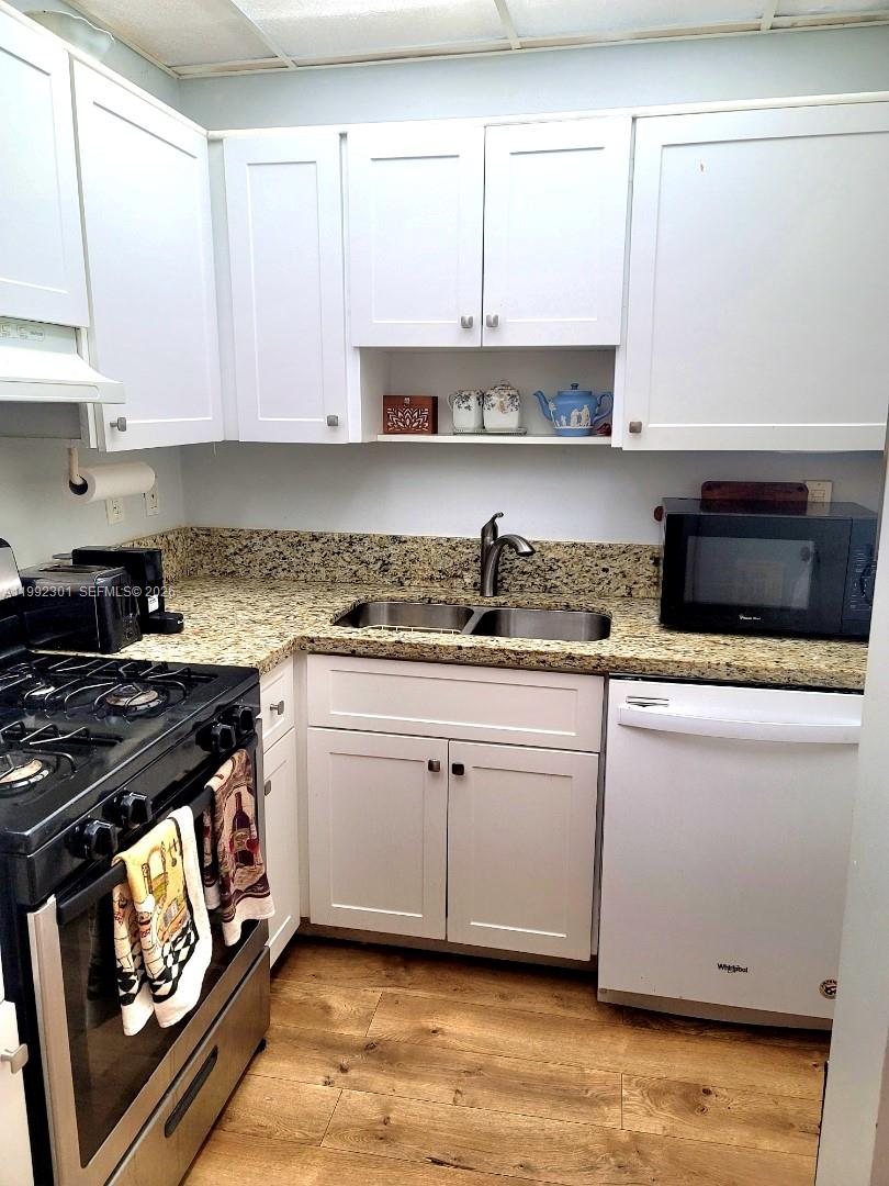 1205 Mariposa Ave #206, Coral Gables FL 33146