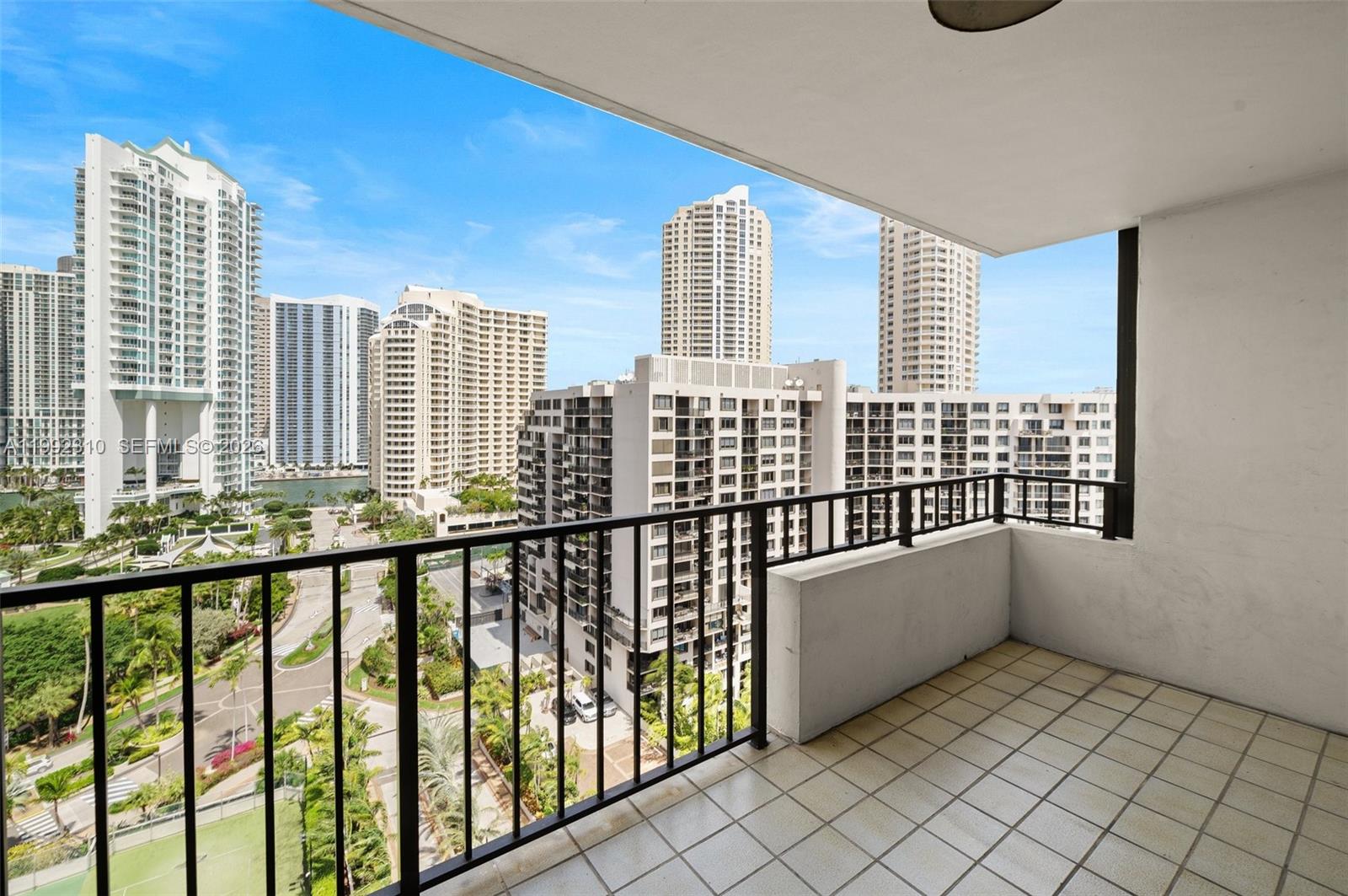 520 Brickell Key Dr #A1712, Miami FL 33131