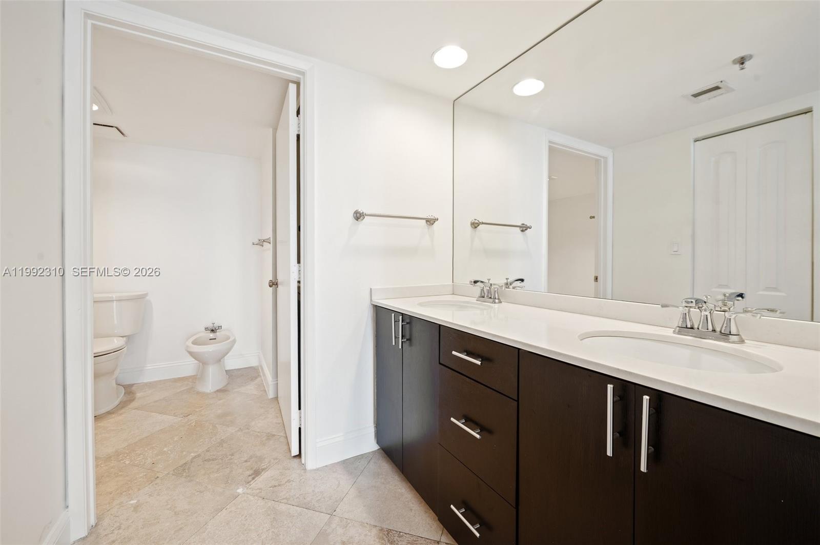 520 Brickell Key Dr #A1712, Miami FL 33131