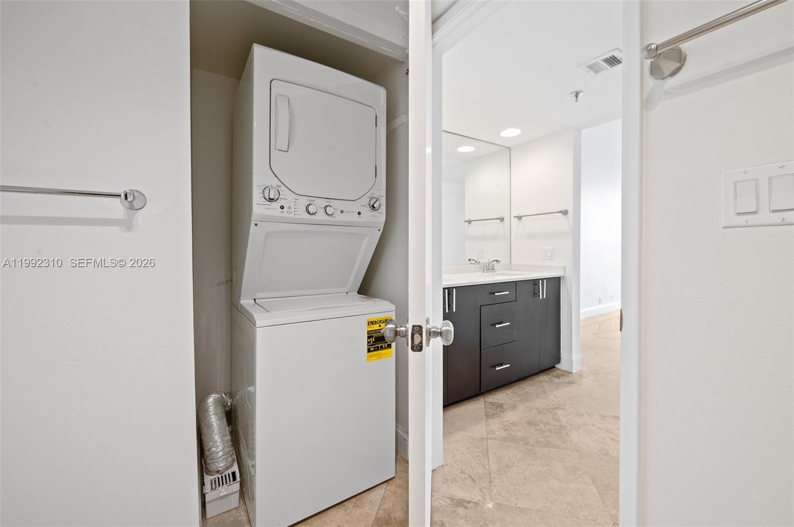 520 Brickell Key Dr #A1712, Miami FL 33131