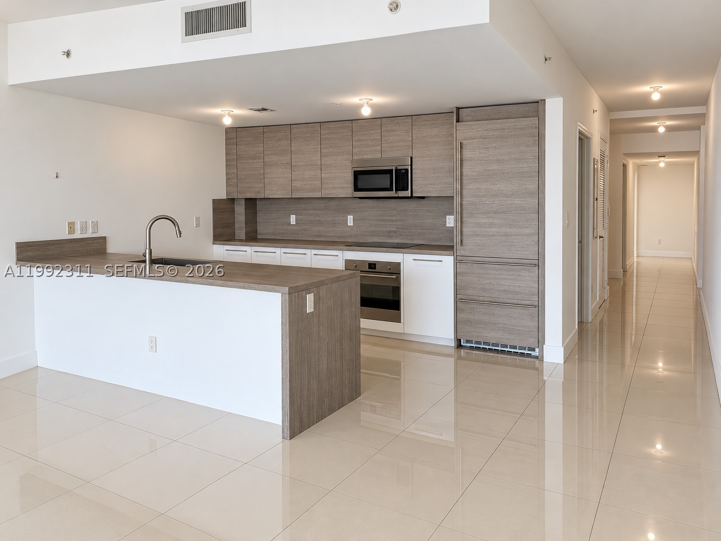 400 Sunny Isles Blvd #819, Sunny Isles Beach FL 33160