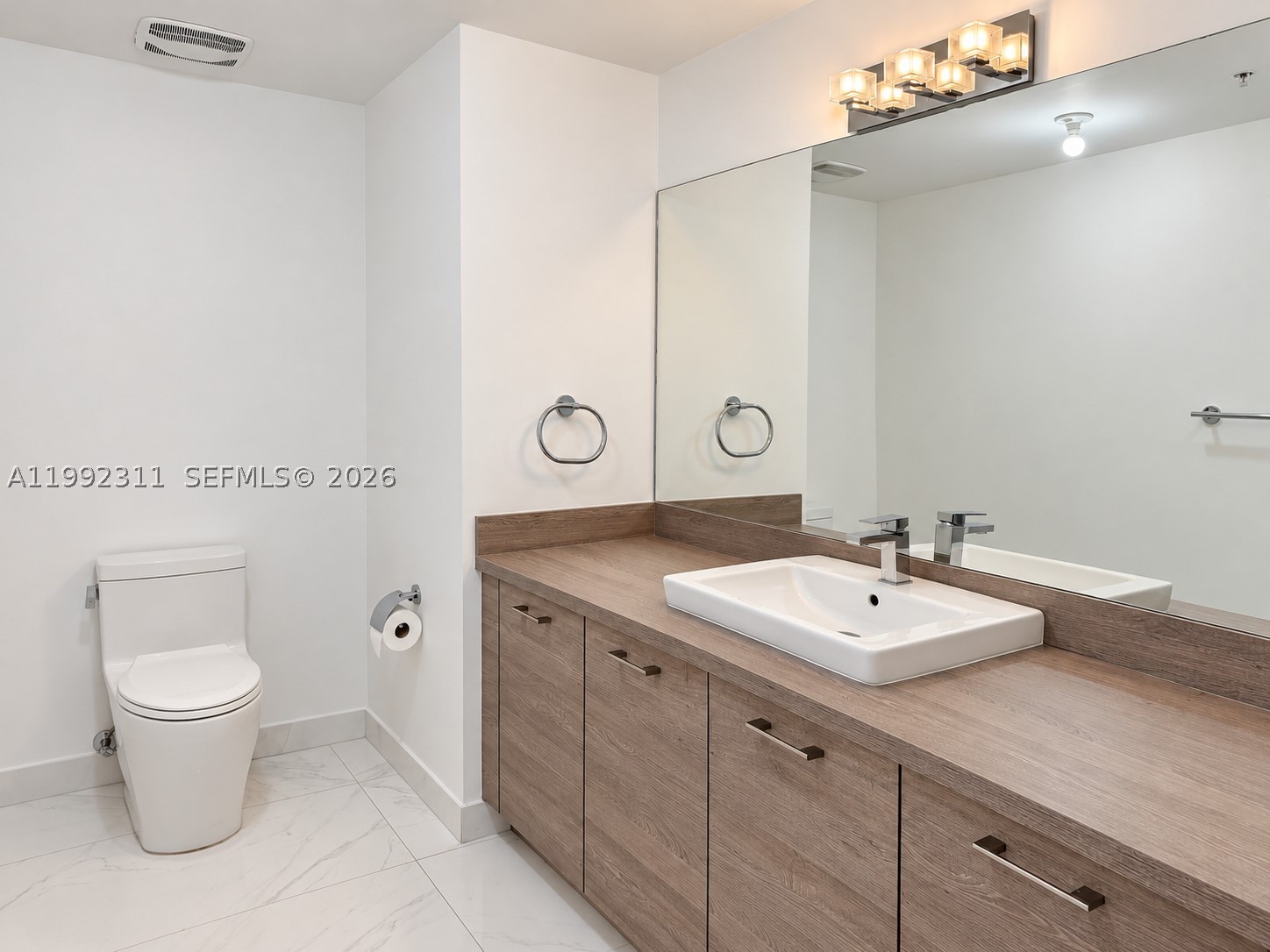 400 Sunny Isles Blvd #819, Sunny Isles Beach FL 33160