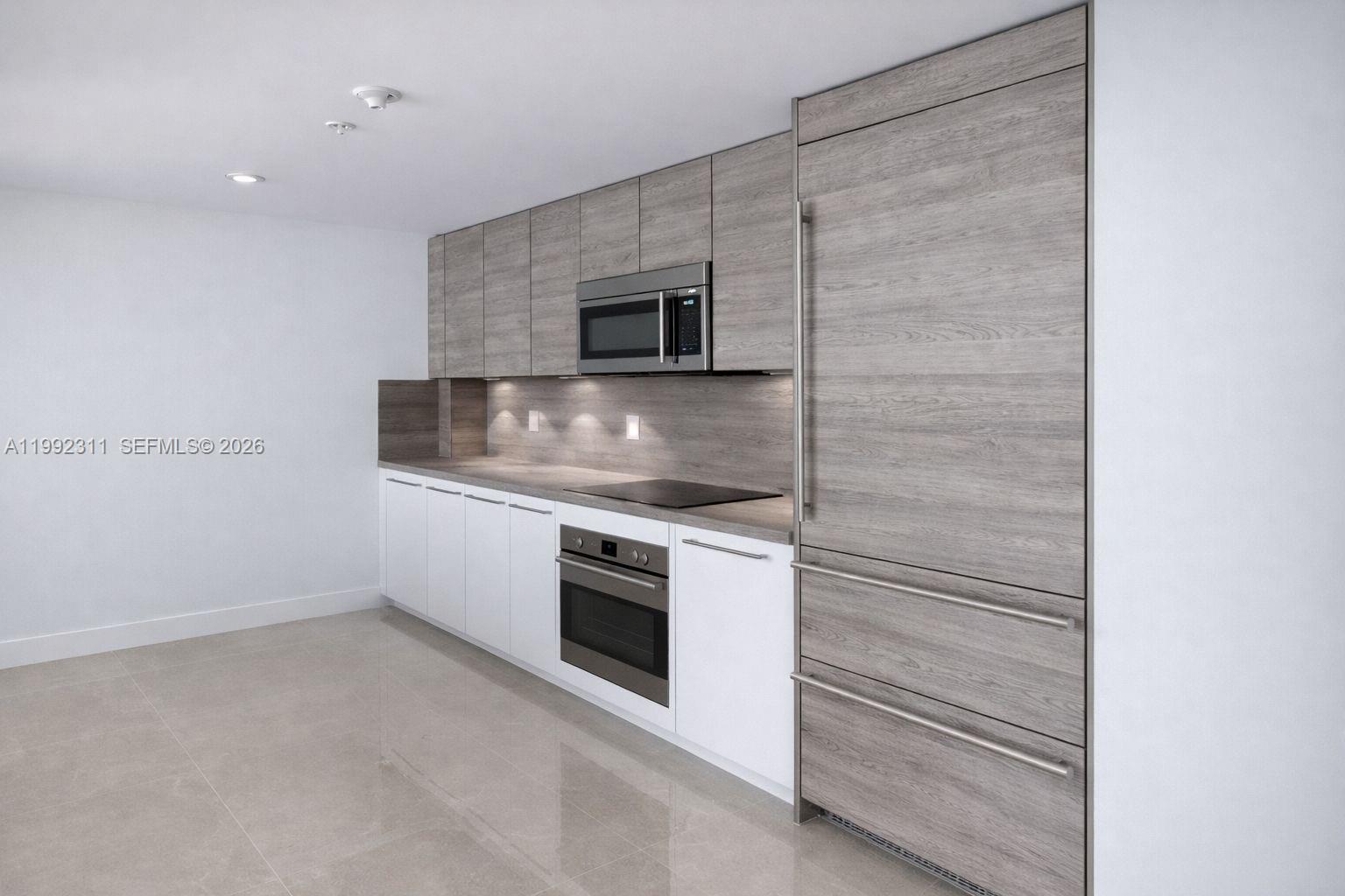 400 Sunny Isles Blvd #819, Sunny Isles Beach FL 33160