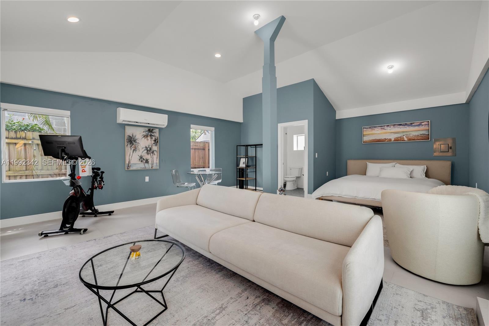 320 NE 88th St, El Portal FL 33138