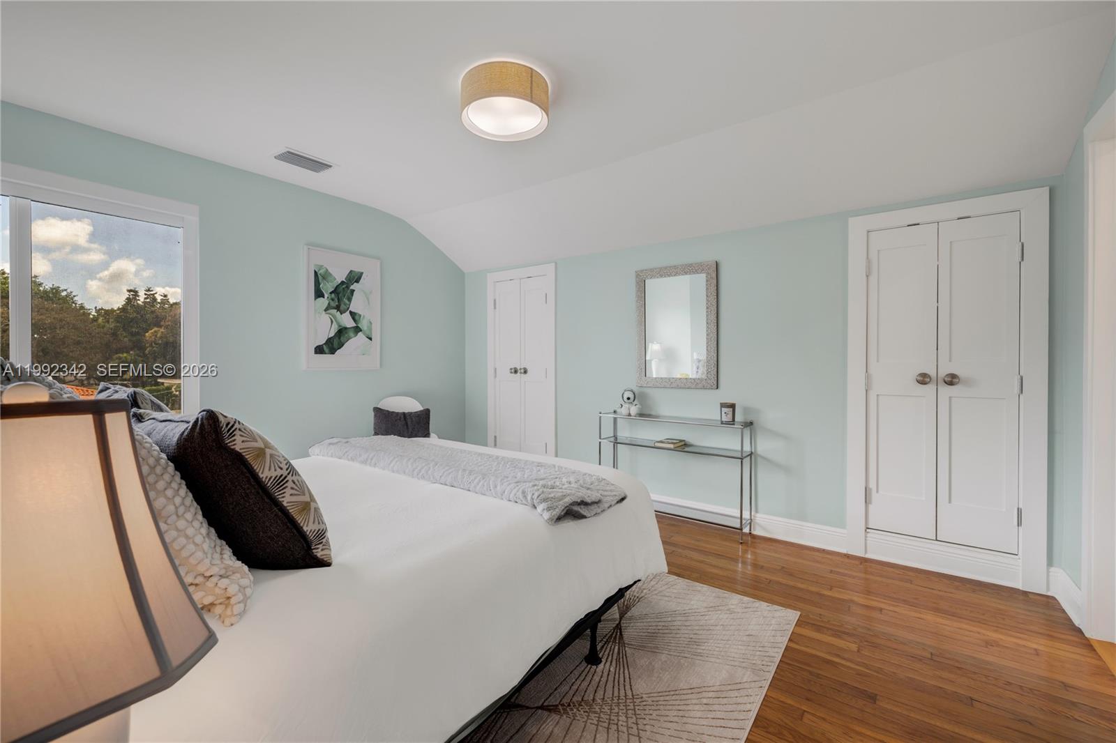 320 NE 88th St, El Portal FL 33138
