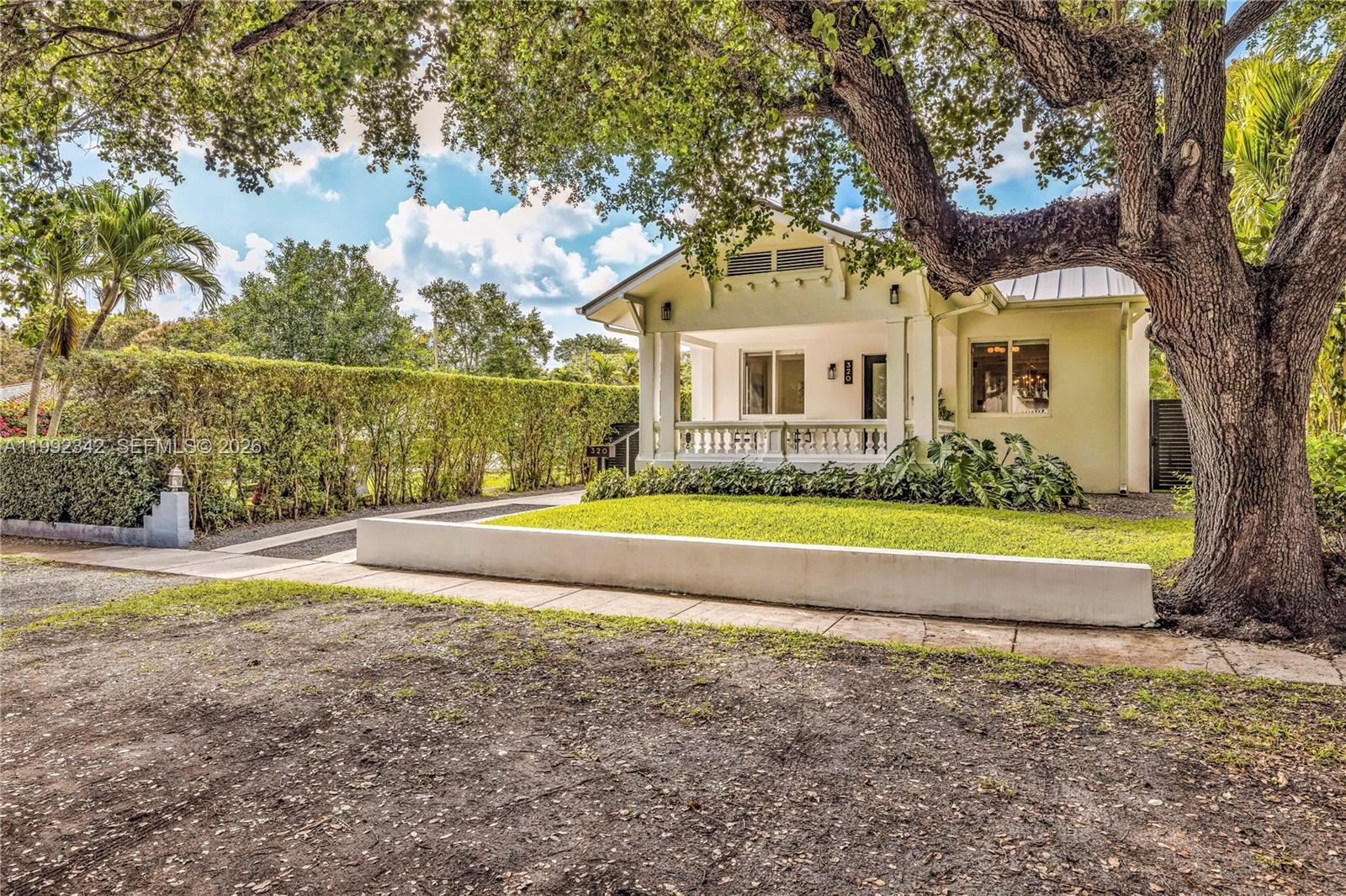 320 NE 88th St, El Portal FL 33138