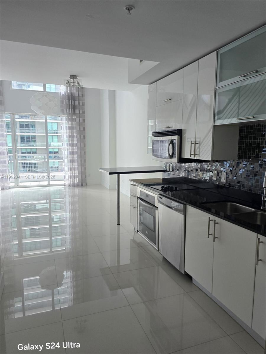 60 SW 13th St #2604, Miami FL 33130