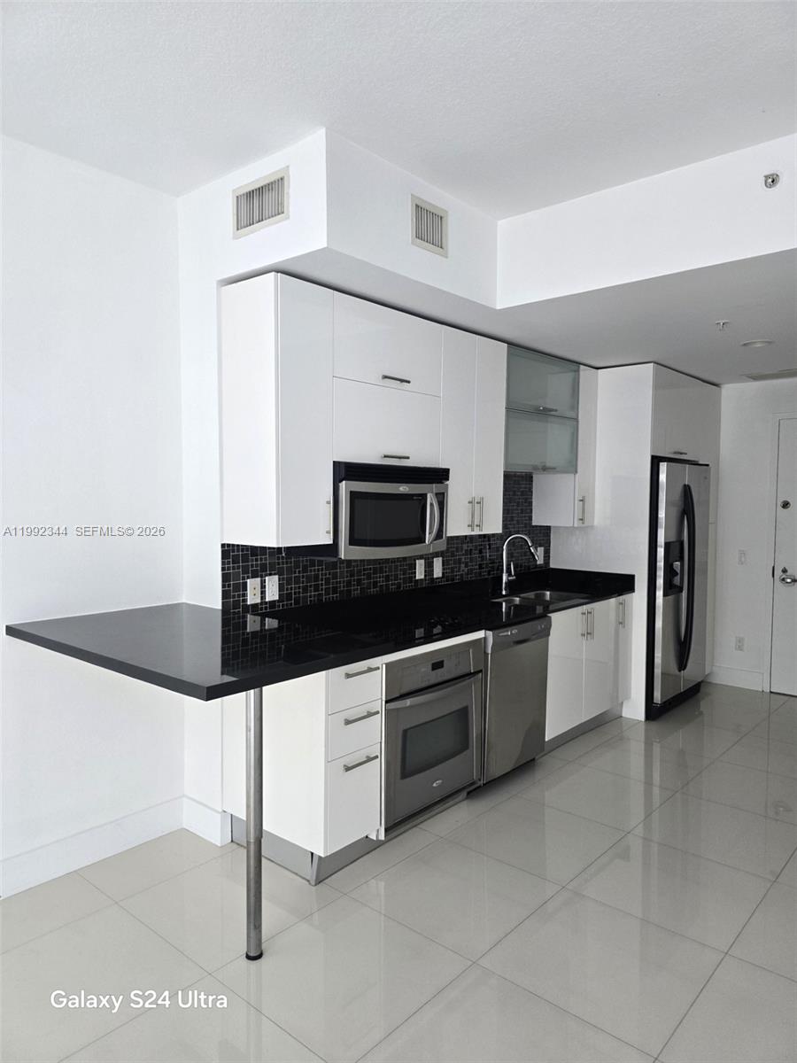 60 SW 13th St #2604, Miami FL 33130