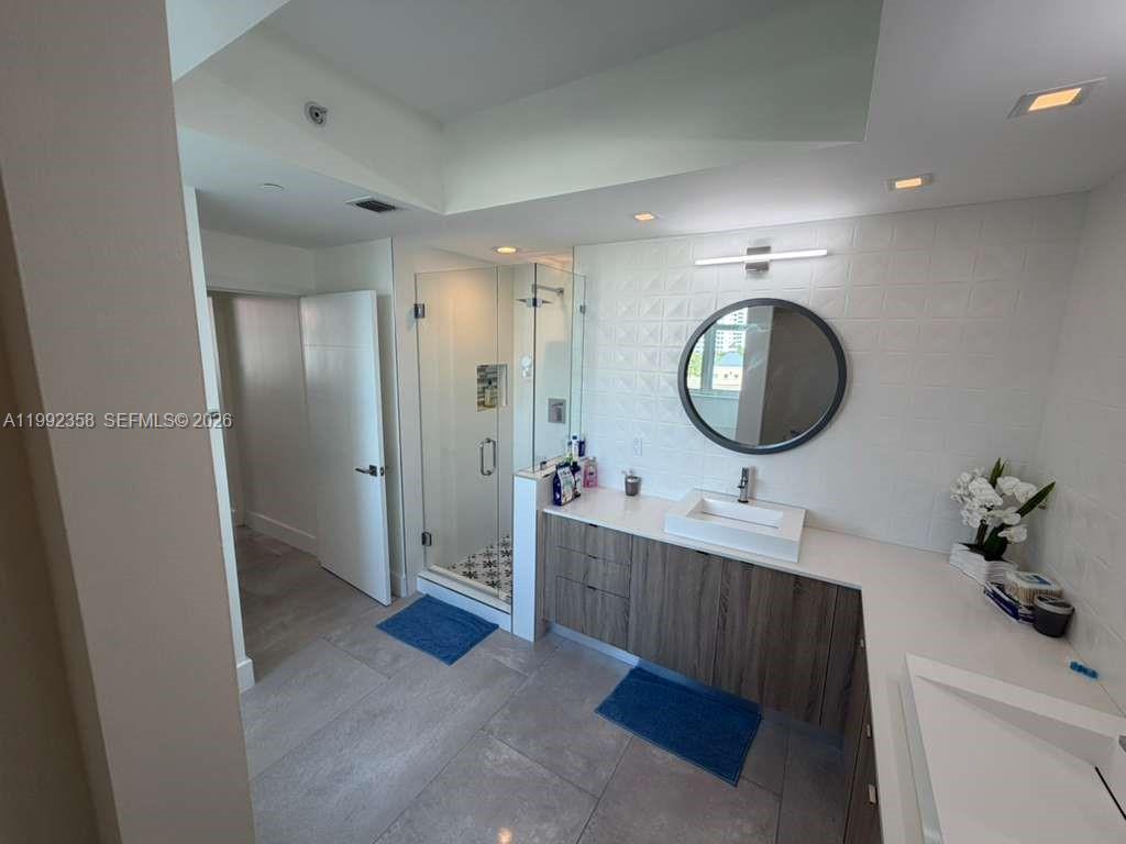 3330 NE 190th St #710, Aventura FL 33180