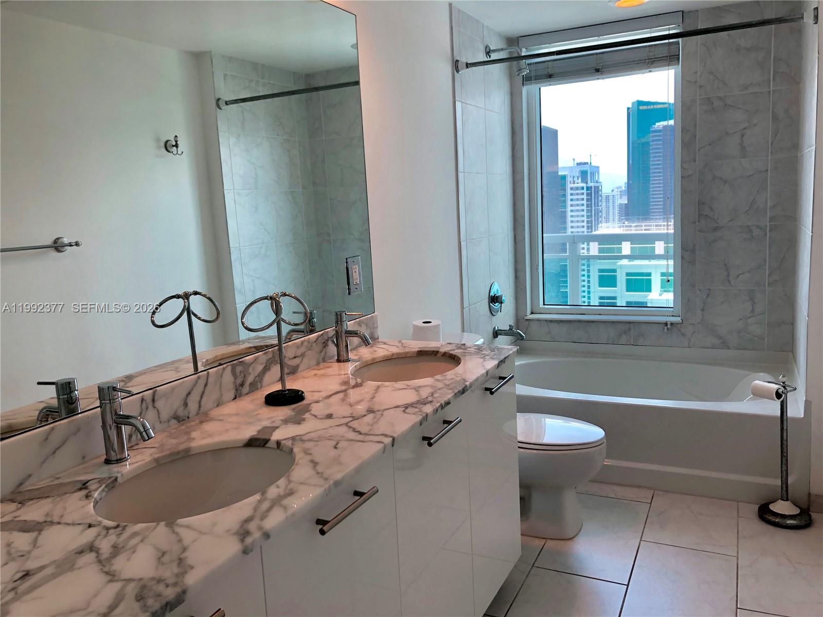 951 Brickell Ave #3900, Miami FL 33131
