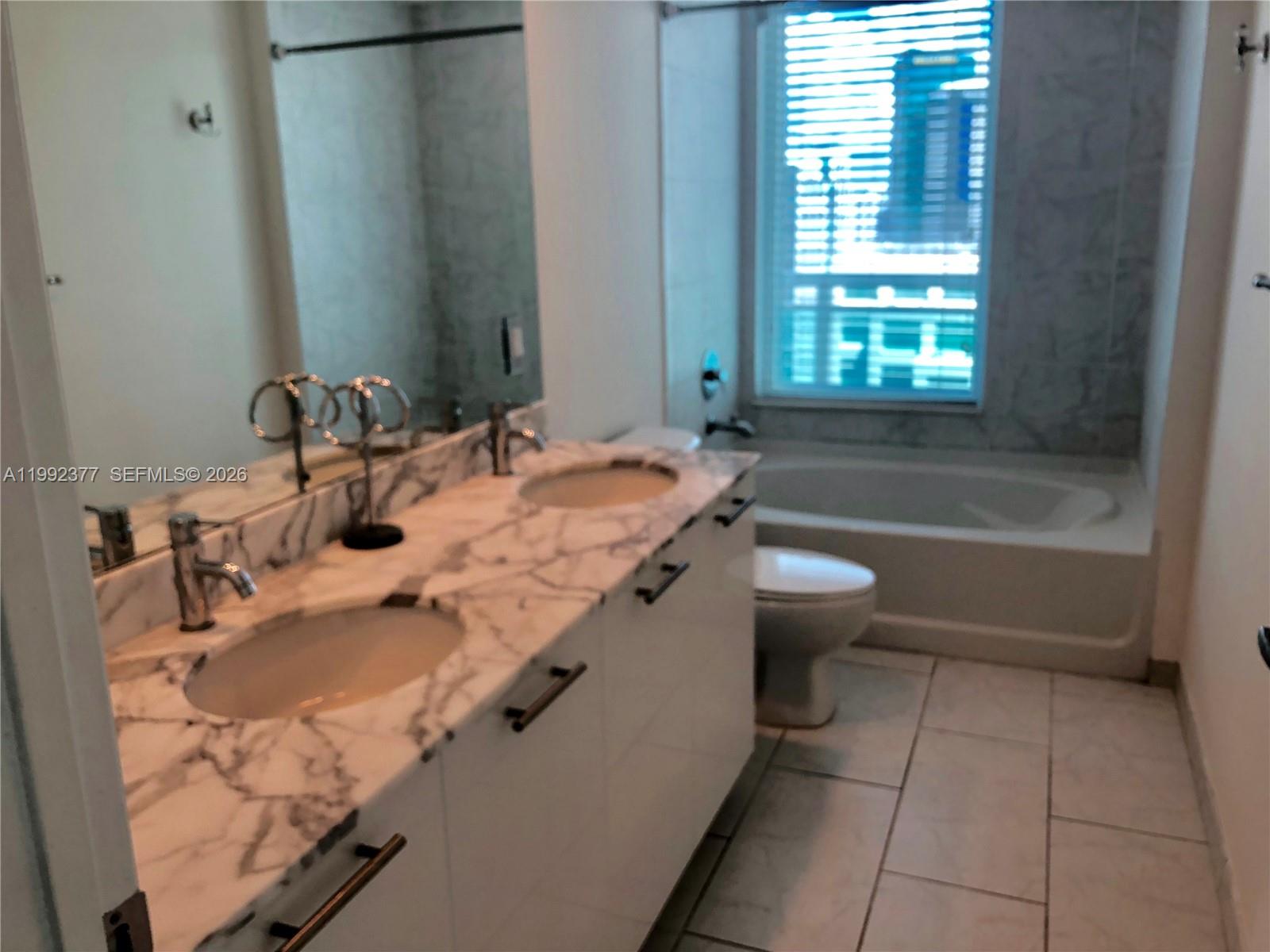 951 Brickell Ave #3900, Miami FL 33131