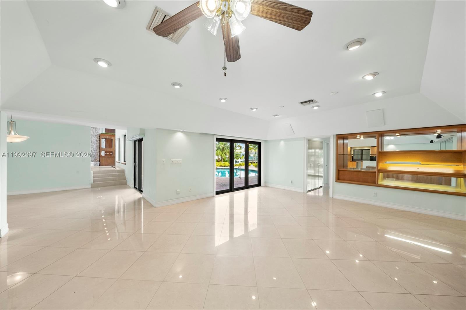 448 Poinciana Dr, Hallandale Beach FL 33009