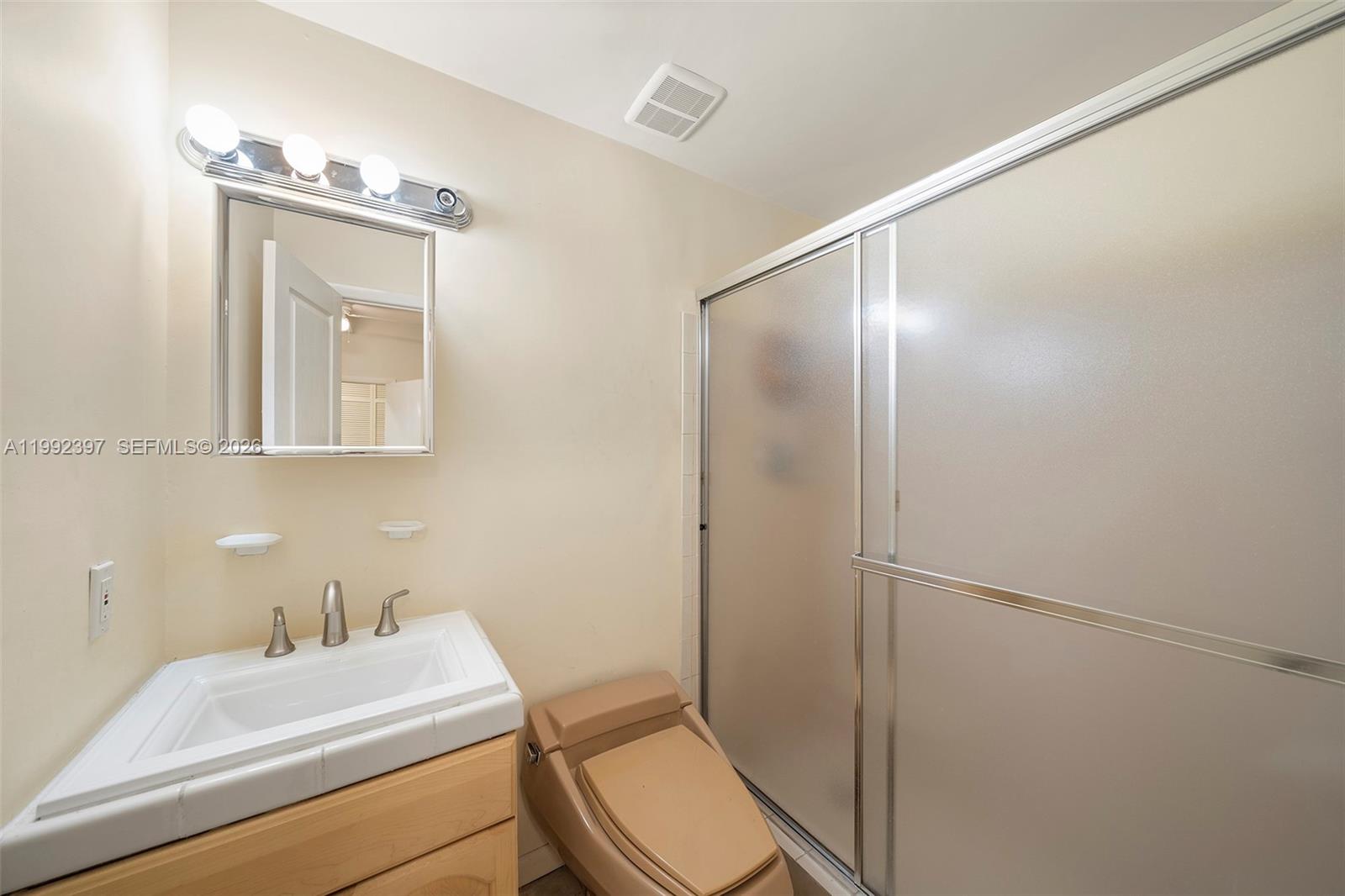 448 Poinciana Dr, Hallandale Beach FL 33009