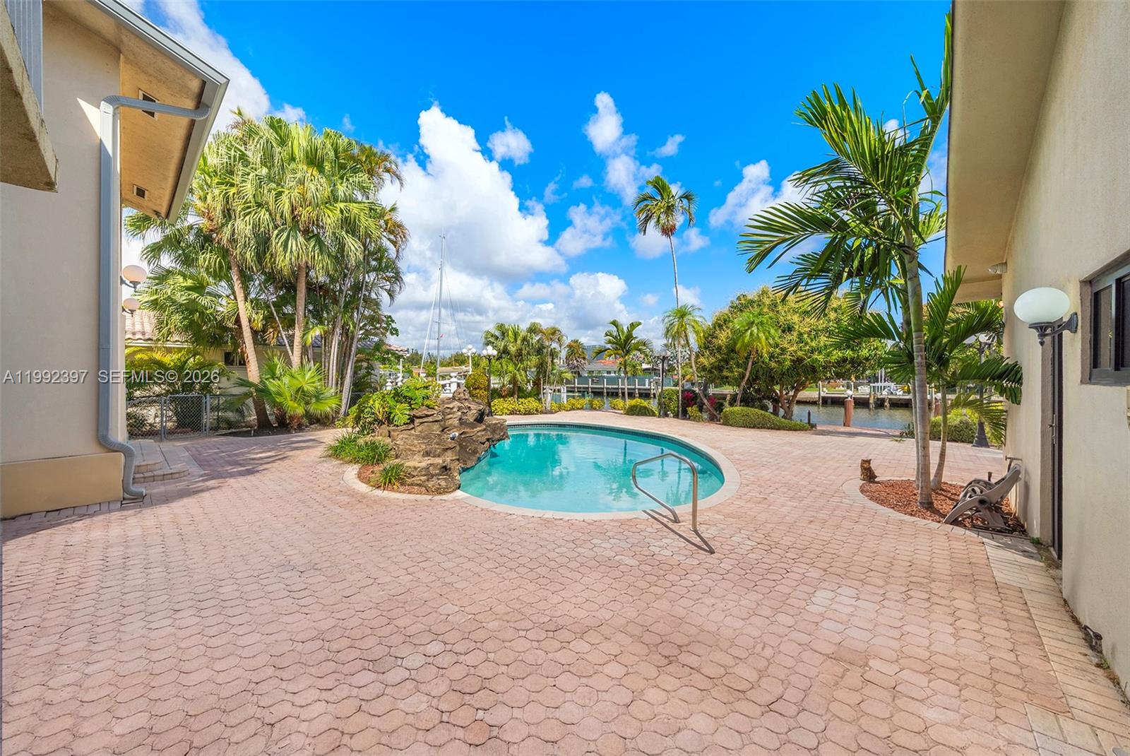 448 Poinciana Dr, Hallandale Beach FL 33009