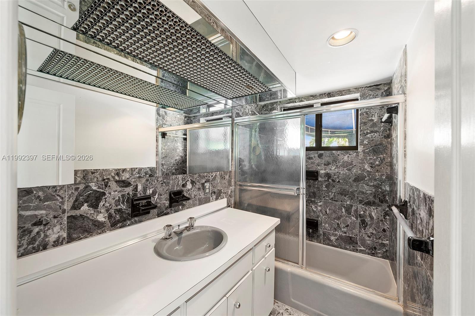 448 Poinciana Dr, Hallandale Beach FL 33009