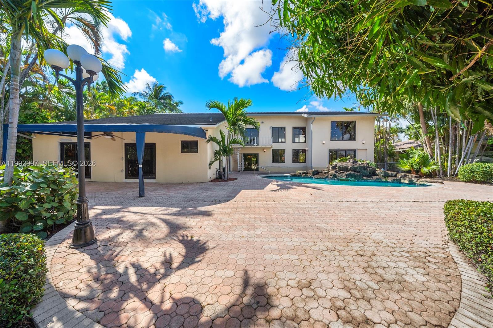 448 Poinciana Dr, Hallandale Beach FL 33009