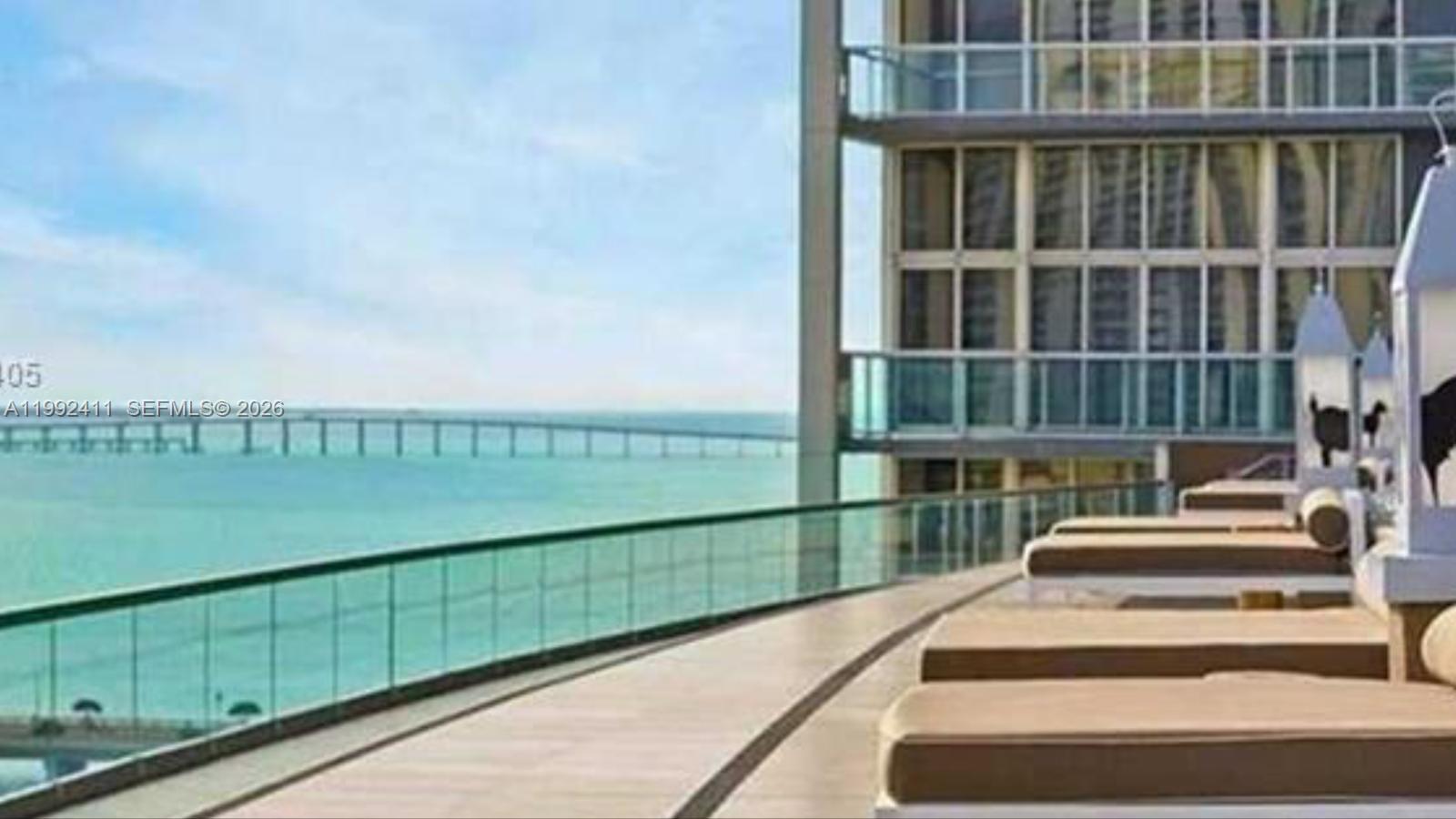 465 Brickell Ave #5605, Miami FL 33131