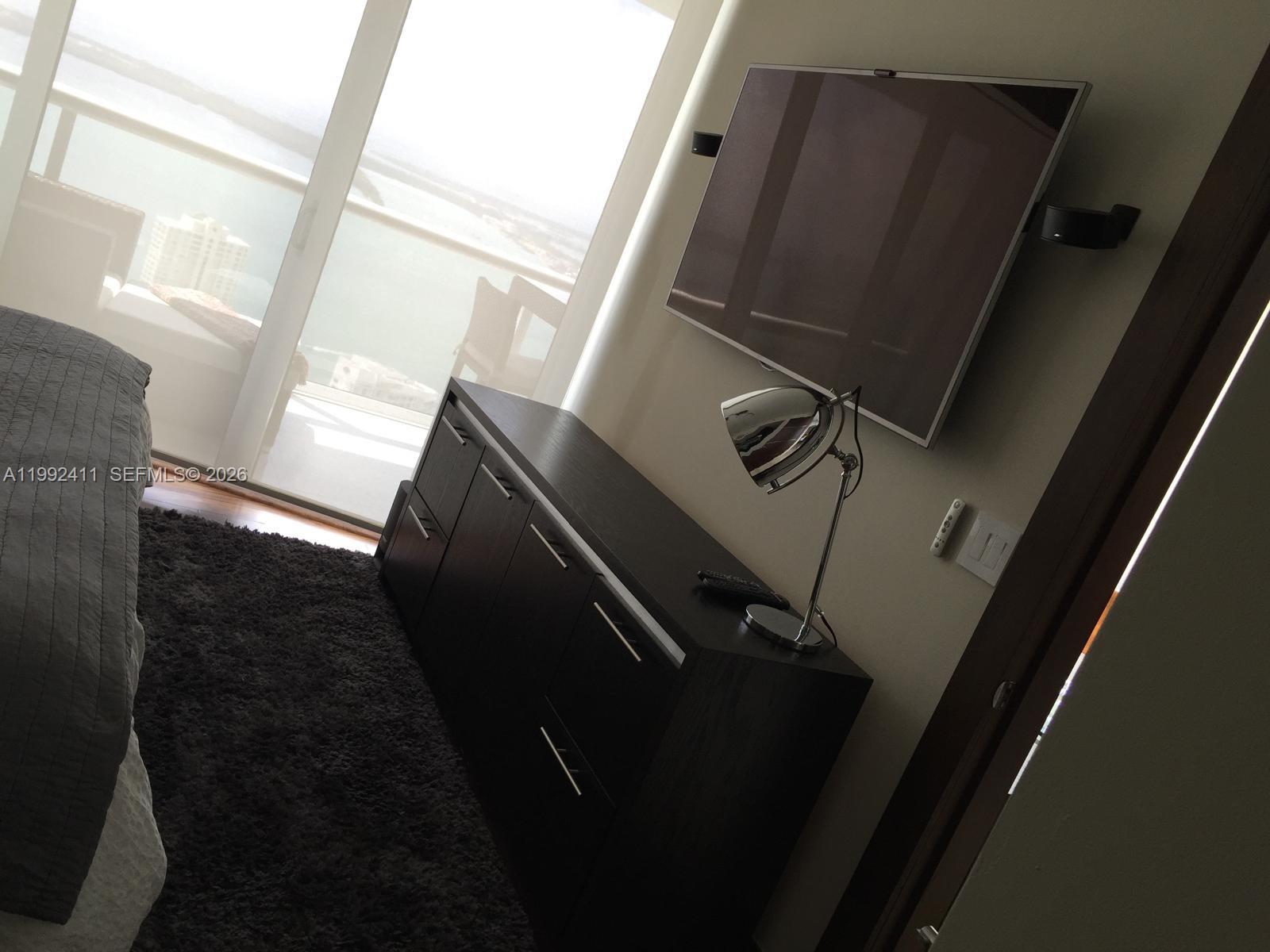 465 Brickell Ave #5605, Miami FL 33131